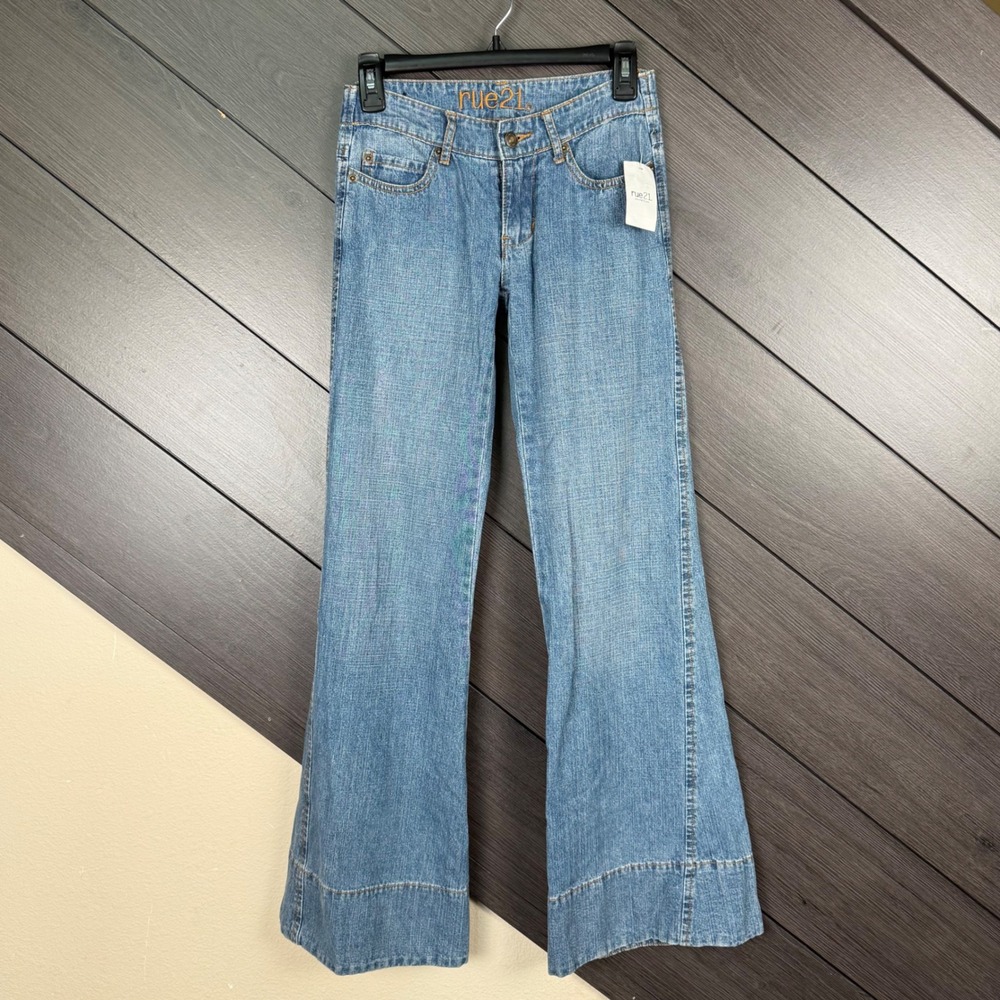 Rue21 Women's Deadstock Y2K Low Rise Flare Jeans Size 0/1 Light Wash NWT